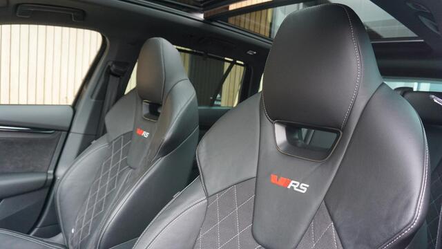 Skoda OCTAVIA Combi 1.4 TSI 245pk RS iV PHEV Pano Cruise HUD Canton *Black optik* stuurverw Virtual Keyless 19 inch LM elek stoel *Nette Skoda*
