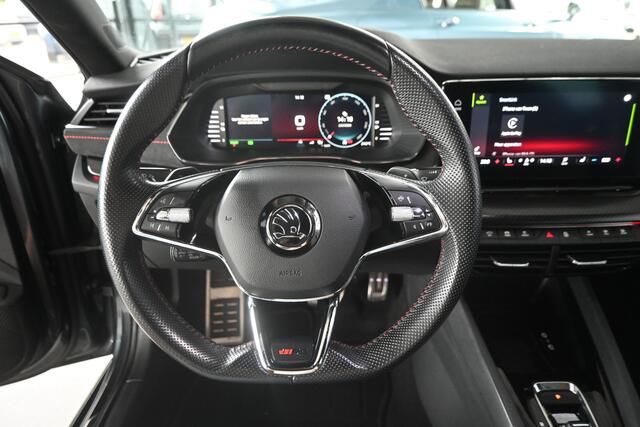 Skoda OCTAVIA Combi 1.4 TSI Automaat RS iV PHEV Business Navigatie Virtual Carplay Matrix Stoelverwarming Inruil Mogelijk!