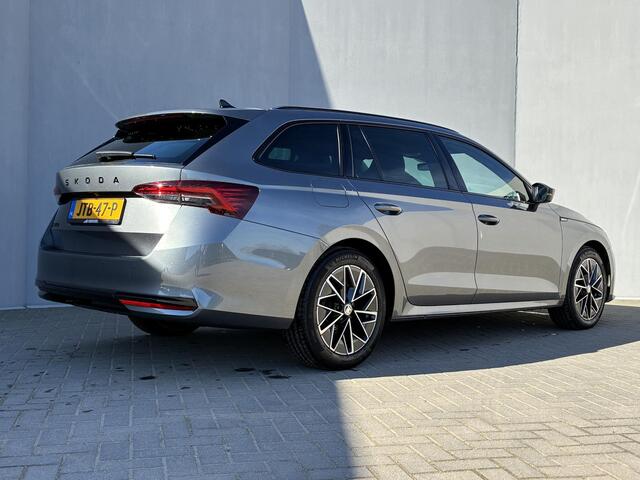 Skoda OCTAVIA Combi 1.5 TSI MHEV Sportline / Fabrieksgarantie t/m 12-2026 / Adaptieve Cruise Control / Navigatie / Apple Carplay/Android Auto / Achteruitrijcamera / Stoelverwarming / Sportstoelen / Elektrische achterklep /