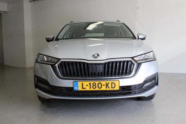 Skoda OCTAVIA Combi 1.4 TSI iV PHEV Business Edition | TREKHAAK | CRUISE | DAB-RADIO | PDC | CLIMA | STOEL-VERW | NAVIGATIE | LED |