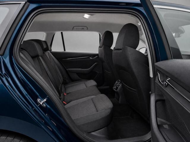 Skoda OCTAVIA Combi 1.0 TSI Business Edition / Navigatie / App connect / Camera / Parkeersensoren V+A / LED /