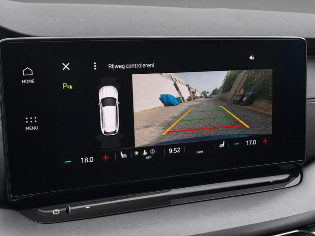 Skoda OCTAVIA Combi 1.0 TSI Business Edition / Navigatie / App connect / Camera / Parkeersensoren V+A / LED /