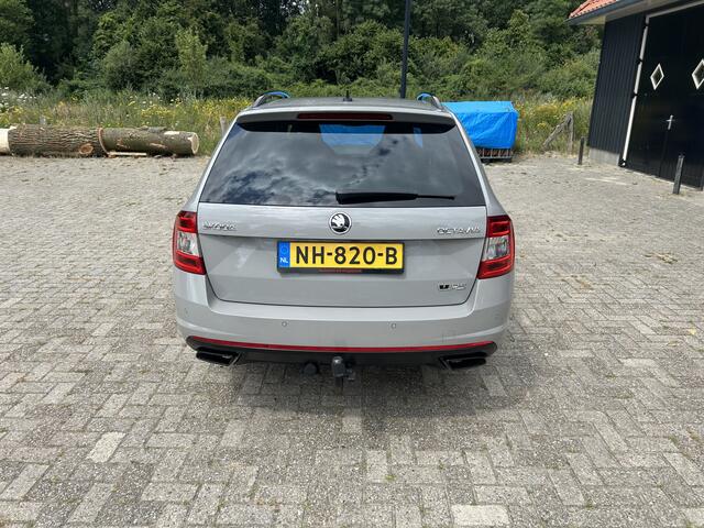 Skoda OCTAVIA Combi 2.0 TSI RS 230 Business Clima Cruise Pdc Navi App Trekhaak Pdc Nap