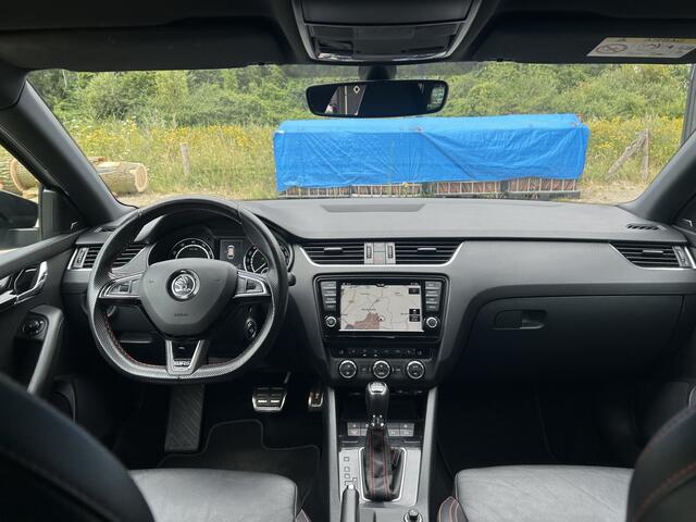 Skoda OCTAVIA Combi 2.0 TSI RS 230 Business Clima Cruise Pdc Navi App Trekhaak Pdc Nap
