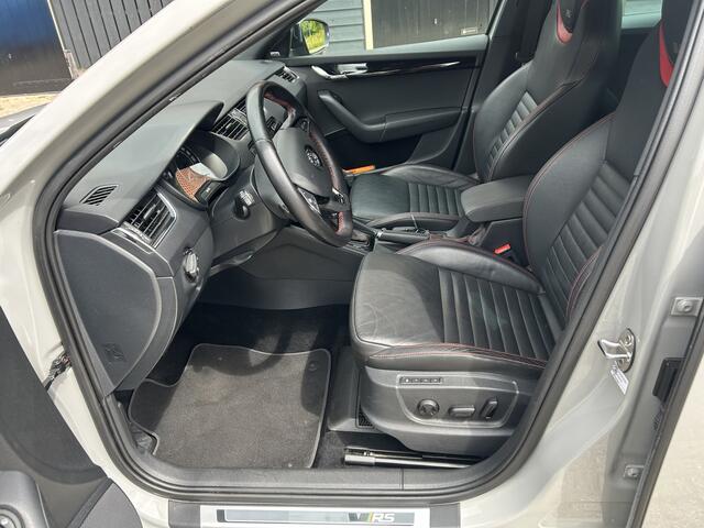 Skoda OCTAVIA Combi 2.0 TSI RS 230 Business Clima Cruise Pdc Navi App Trekhaak Pdc Nap