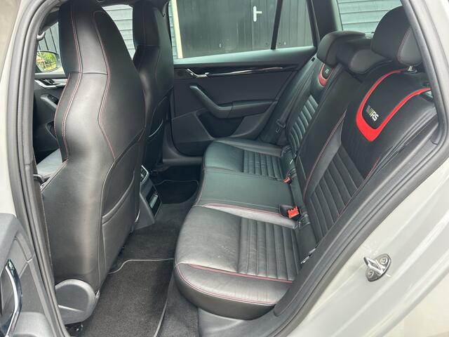Skoda OCTAVIA Combi 2.0 TSI RS 230 Business Clima Cruise Pdc Navi App Trekhaak Pdc Nap