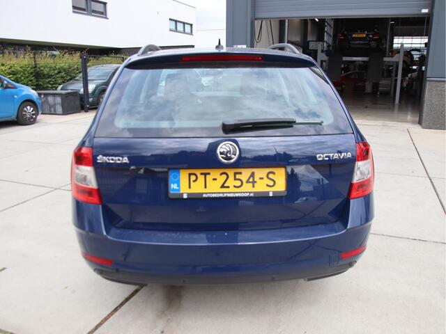 Skoda OCTAVIA Combi 1.0 TSI Greentech Ambition Carplay, Cruise, PDC, NAP Zomeractie!