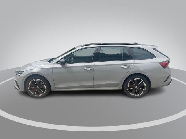 Skoda OCTAVIA Combi 1.4 TSI 245pk DSG RS iV PHEV Business · Panoramadak · Apple/Android Car Play · Elek. Voorstoelen · P-Sensoren · 18'' Inch ·
