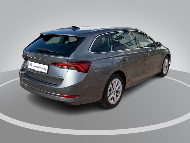 Skoda OCTAVIA Combi 1.5e-TSI/150PK Business Edition Plus · Navigatie · Apple/Android Car Play · Camera + Parkeersensoren · Stoelverwarming ·