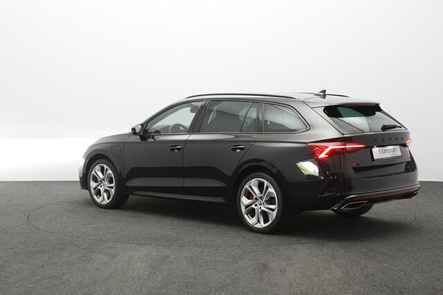 Skoda OCTAVIA Combi 1.4 TSI RS 245 PK iV PHEV Business, Trekhaak, Camera, Adap. Cruise Control, 4 x Stoelverwarming