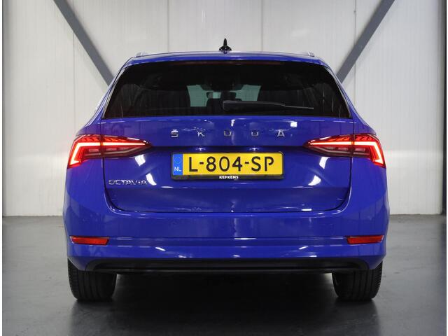 Skoda OCTAVIA Combi 1.0 110PK TSI Business Edition Plus | 2de eigenaar | AppleCarplay/AndroidAuto | Stoelverwarming | Navigatie | 17"LMV | Climate Control | Cruise Control | Sfeerverlichting | Keyless | Isofix | Privacy Glass | Parkeersensoren | Electrische achterklep