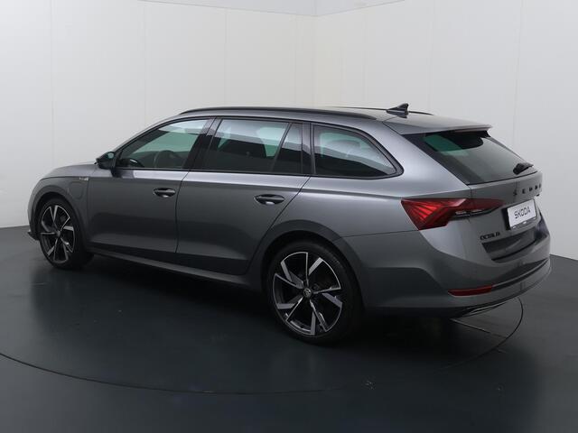 Skoda OCTAVIA Combi 1.4 TSI iV PHEV Sportline Business | 204 PK | SoH 100% | Adaptive Cruise Control | Achteruitrijcamera | Head-up display | Keyless Entry | Stoelverwarming |