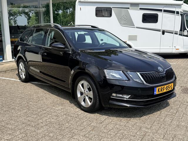 Skoda OCTAVIA Combi 1.5 TSI Style 150pk DSG | Trekhaak | Apple/Android | Adapt. Cruise | Stoelverwarming | PDC | ECC