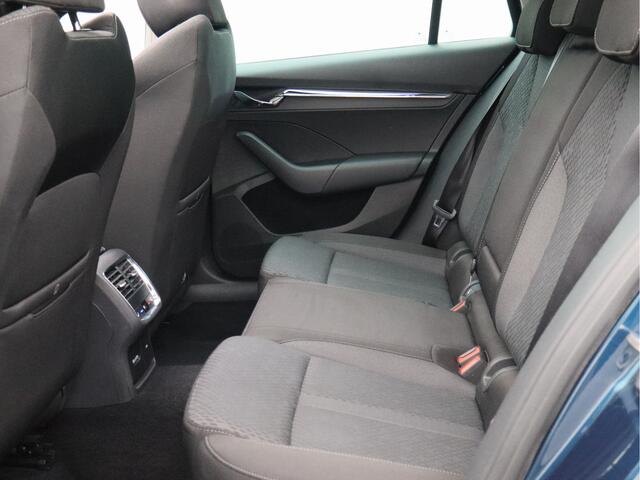 Skoda OCTAVIA Combi 1.0 e-TSI Business Edition Plus/ schuifdak/ trekhaak!