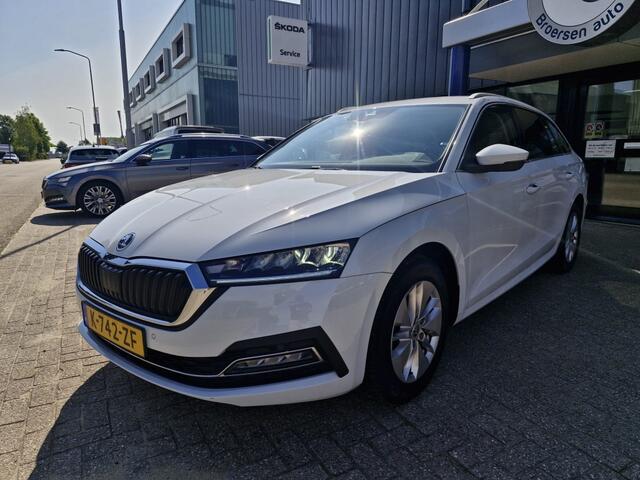 Skoda OCTAVIA Combi 1.0 TSI Business Edition | 1e eigenaar | Navigatie | Trekhaak |