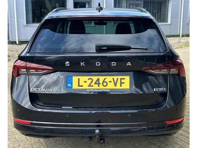 Skoda OCTAVIA Combi 1.5 e-TSI Business Edition 150PK | NIEUW MODEL | NL AUTO | AUTOMAAT | Digital Cockpit | Trekhaak | Elektrische Achterklep | Dodehoek Detectie | Parkeersensoren Voor en Achter | Sfeer Verlichting | LED | Carplay | 2 Sleutels | NAP | Climate control |