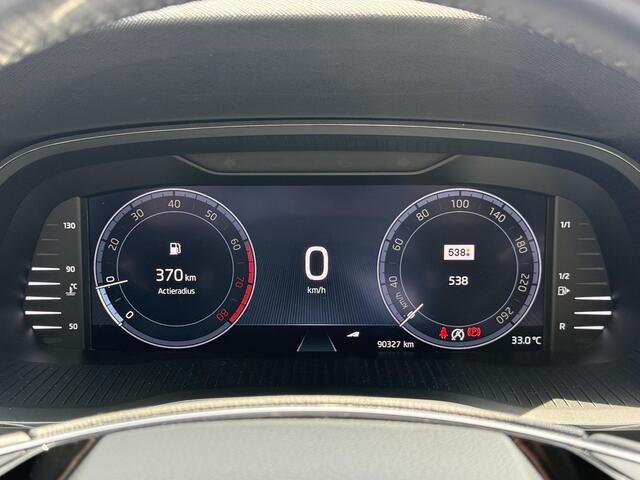 Skoda OCTAVIA Combi 1.5 TSI First Edition | Wegklapbare trekhaak | Cruise adaptief | Stoelverwarming | Elektrische achterklep | LED | DAB | Lichtmetaal |