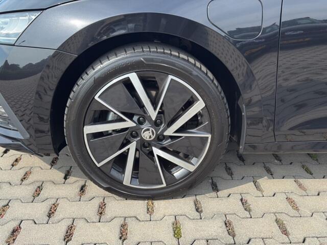 Skoda OCTAVIA 1.4 TSI iV SPORTLINE PANO-DAK/CAMERA/CRUISE/STOEL+STUURVERW/CARPLAY
