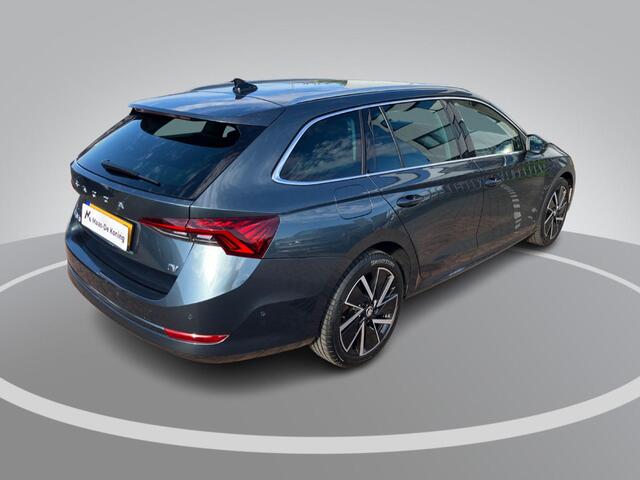 Skoda OCTAVIA Combi 1.4TSI iV PHEV 150kW/204PK Sportline Business · Apple/Android Car Play · Stoelverwarming · Navigatie · Camera + Parkeersensoren