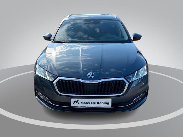 Skoda OCTAVIA Combi 1.4TSI iV PHEV 150kW/204PK Sportline Business · Apple/Android Car Play · Stoelverwarming · Navigatie · Camera + Parkeersensoren