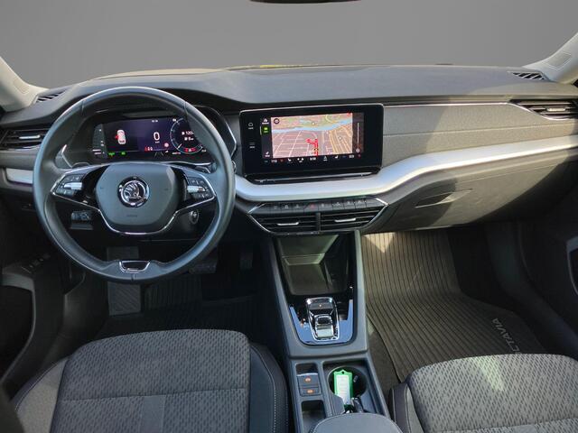 Skoda OCTAVIA Combi 1.4TSI iV PHEV 150kW/204PK Sportline Business · Apple/Android Car Play · Stoelverwarming · Navigatie · Camera + Parkeersensoren