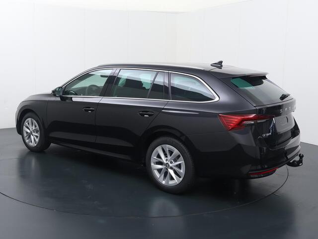 Skoda OCTAVIA Combi Business Edition Plus 1.5 TSI 115 PK DSG | Automaat | Trekhaak | Winterpakket |