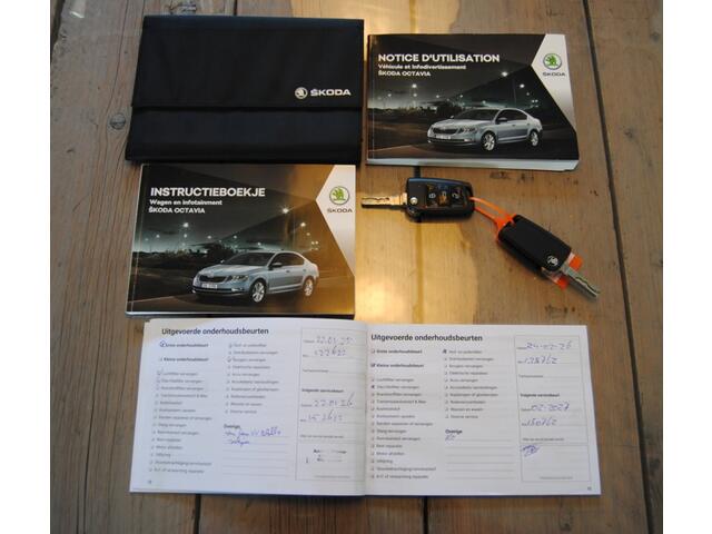 Skoda OCTAVIA Combi 1.4 TSI Grt Ambition | Trekhaak | Carplay | Automaat | Cruise