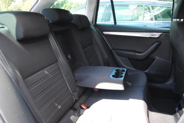 Skoda OCTAVIA Combi 1.4 TSI Grt Ambition | Trekhaak | Carplay | Automaat | Cruise