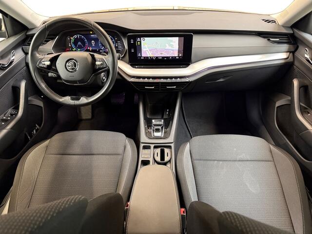 Skoda OCTAVIA Combi 1.4 TSI iV PHEV Business Edition Plus I Camera I Carplay I Cruise Control I Stoelverwarming