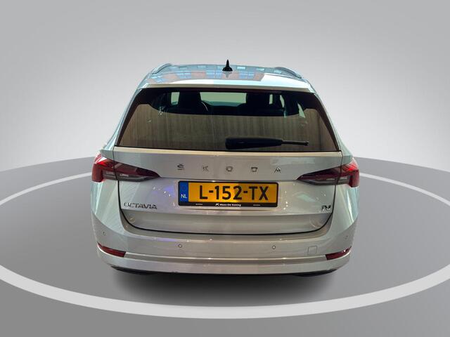 Skoda OCTAVIA Combi 1.4 TSI iV PHEV 204pk DSG Business Edition · Stuur- & Stoelverwarming · Apple/Android Car Play · Cruise Control · Elek. Achterklep · Draadloze Telefoonlader ·
