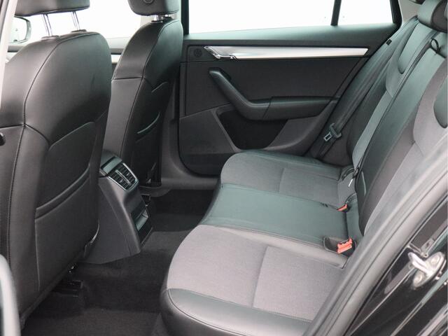 Skoda OCTAVIA Combi 1.5 TSI Greentech Business Edition/ automaat!