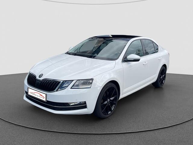 Skoda OCTAVIA 1.0 TSI Greentech Style Business Pano | Stoel verw. | Clima | Pkr sensoren |