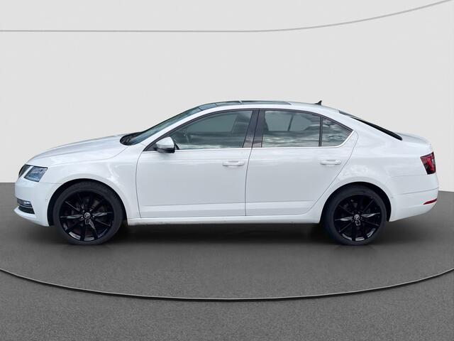 Skoda OCTAVIA 1.0 TSI Greentech Style Business Pano | Stoel verw. | Clima | Pkr sensoren |