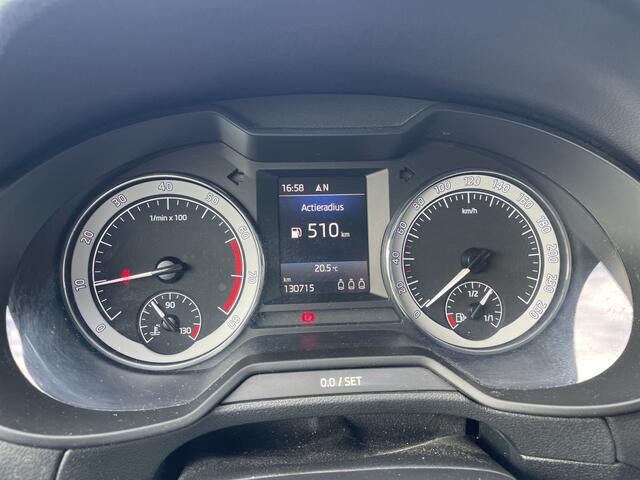 Skoda OCTAVIA 1.0 TSI Greentech Style Business Pano | Stoel verw. | Clima | Pkr sensoren |
