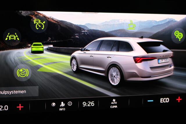 Skoda OCTAVIA Combi 1.4 TSI iV PHEV Bus.Edition | Panoramadak | Navigatie | PDC+ Camera | Trekhaak
