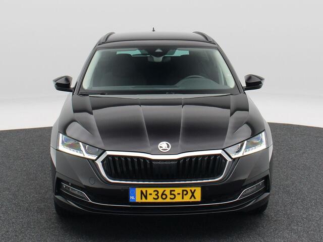 Skoda OCTAVIA Combi 1.5 TSi 150 Pk First Edition | Stoelverwarming | Camera | Adaptive cruise | Navigatie | CarPlay | Matrix LED | 17 Inch | 60.639 Km !!