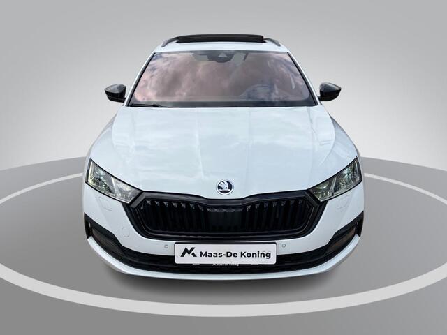 Skoda OCTAVIA Combi 1.4 TSI 204pk DSG PHEV Sportline Business Panoramadak · Stoelverwarming · Apple/Android Car Play ·
