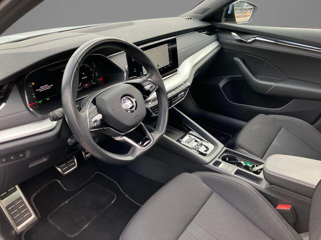 Skoda OCTAVIA Combi 1.4 TSI 204pk DSG PHEV Sportline Business Panoramadak · Stoelverwarming · Apple/Android Car Play ·