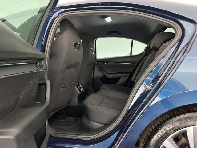 Skoda OCTAVIA 1.0 e-TSI Sport Business Aut. *FULL-LED | DIGI-COCKPIT | ADAPTIVE-CRUISE | COMFORT-SEATS | NAVI-FULLMAP | CARPLAY | SHIFT-PADDLES | ECC | PDC | 18''ALU | TOWBAR*