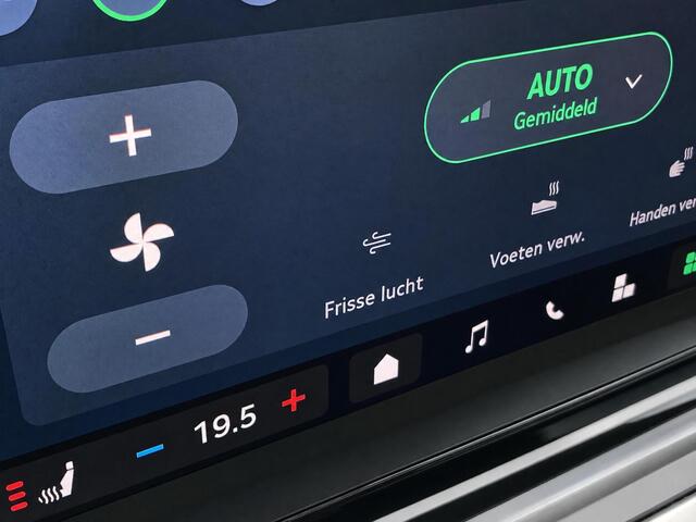 Skoda OCTAVIA Combi 1.5TSI/115PK FL Selection · Apple/Android Car Play · Parkeersensoren · Stoelverwarming · Garantie t/m 04-12-2028 of 120000km.