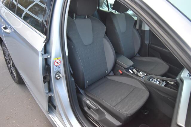 Skoda OCTAVIA Combi 1.4 TSI iV PHEV Business Edition , VIRTUAL COCKPIT , LED KOPL , A UITRIJ CAM , LMV18 , PDC V+A ,