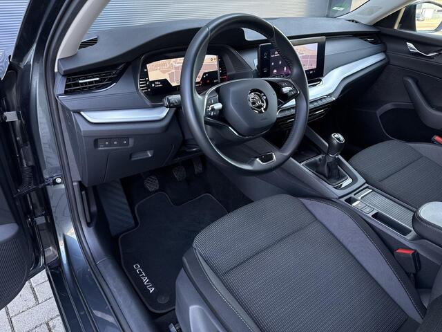 Skoda OCTAVIA Combi 1.0 TSI Business Edition ?Virtual Cockpit ?Full LED ?Navigatie ?Apple Carplay & Android Auto ?Sfeerverlichting ?Elektrische Achterklep ?Trekhaak ?Climate ?Cruise ?Parkeersensoren ?Lichtmetaal