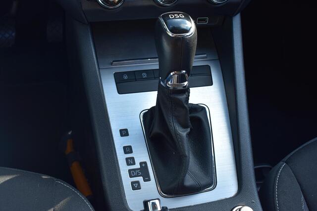 Skoda OCTAVIA Combi 1.0 TSI Greentech Ambition Business Automaat | Navigatie | Trekhaak | 12 mnd BOVAG Garantie | Whatsapp 06-53188999