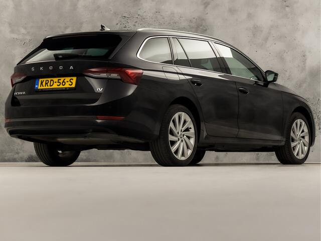 Skoda OCTAVIA Combi 1.4 TSI iV PHEV Sport 218Pk Automaat (VIRTUAL COCKPIT, APPLE CARPLAY, GROOT NAVI, CAMERA, STOELVERWARMING, SPORTSTOELEN, GETINT GLAS, CRUISE, NIEUWE APK, NIEUWSTAAT)