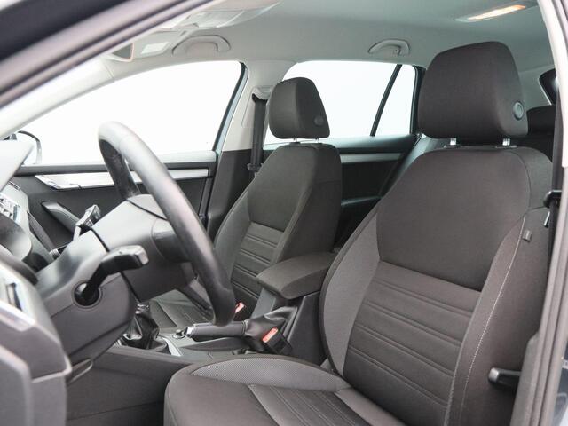 Skoda OCTAVIA Combi 1.0 TSi 115 Pk Ambition Business | Navigatie | Stoelverwarming | Cruise Control | 16 Inch | Privacy Glass | 135.994 Km!!