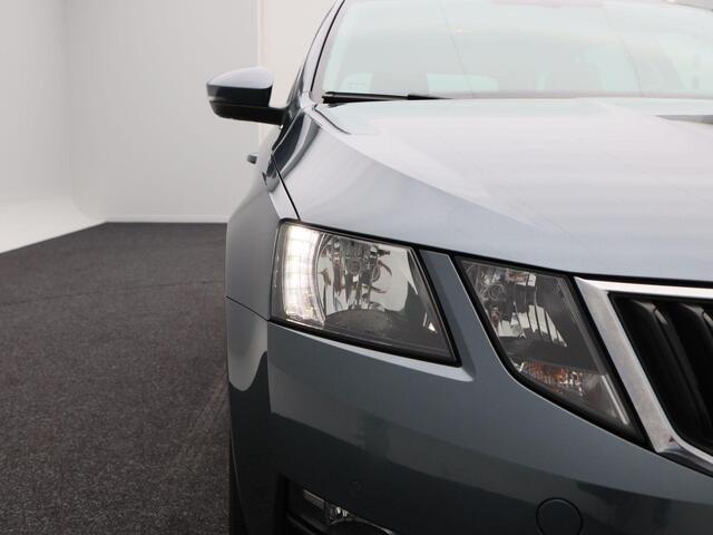 Skoda OCTAVIA Combi 1.0 TSi 115 Pk Ambition Business | Navigatie | Stoelverwarming | Cruise Control | 16 Inch | Privacy Glass | 135.994 Km!!