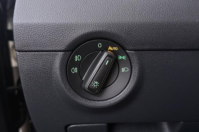 Skoda OCTAVIA Combi 1.5 TSI Greentech Business Edition (CRUISE CONTROL, STOELVERWARMING, NAVIGATIE CARPLAY, PARKEERSENSOREN)