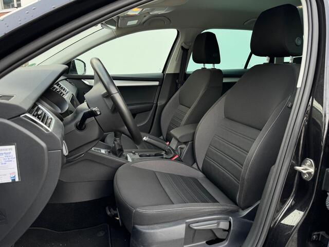 Skoda OCTAVIA Combi 1.5 TSI Greentech Style | Trekhaak | Cruise | Clima | Parkeersensoren V + A | Stoelverwarming | Apple Carplay & Android Auto |