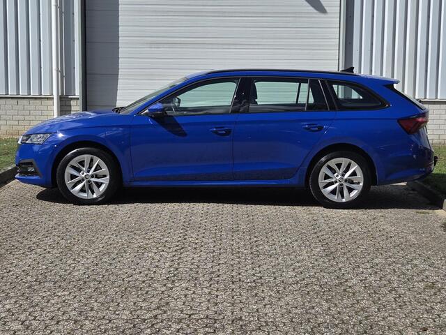 Skoda OCTAVIA Combi 1.4 TSI iV PHEV Business Edition / Trekhaak / All Season Banden / Navigatie d.m.v. Carplay / Android Auto / Sensoren Achter / Cruise Control /