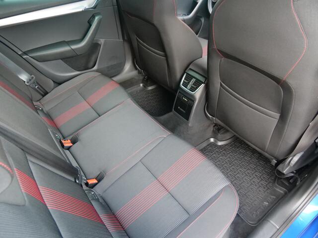 Skoda OCTAVIA Combi 1.0 TSI Greentech Sport Business Navigatie / Privacy glas / 17 Inch